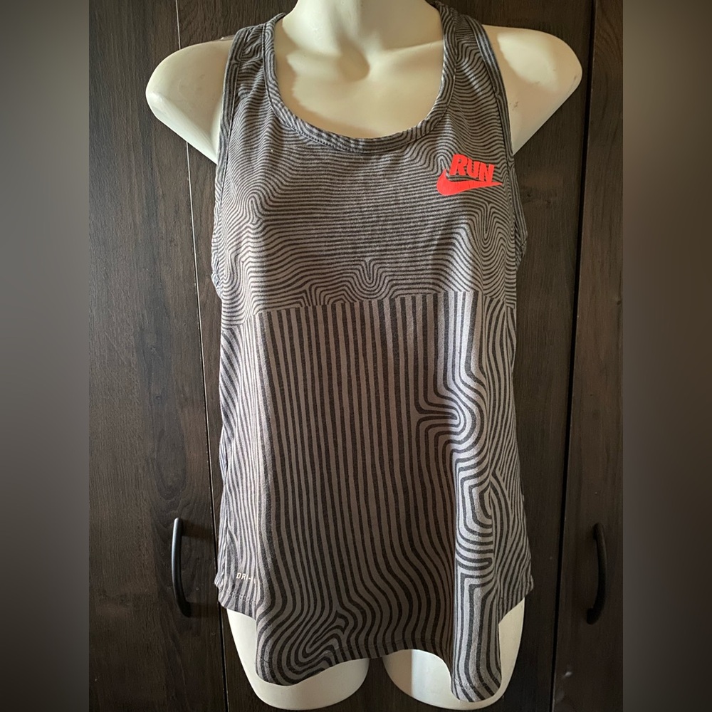 Nike Gray Sleeveless Graphic Tank Top